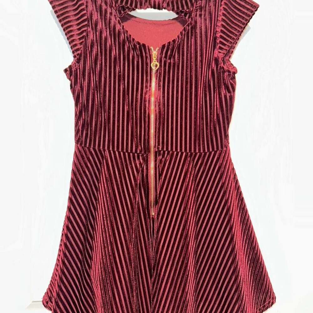Unbranded Girl's Red Velvet Pleated Party Dress with Heart Zipper - Picture 2 of 2